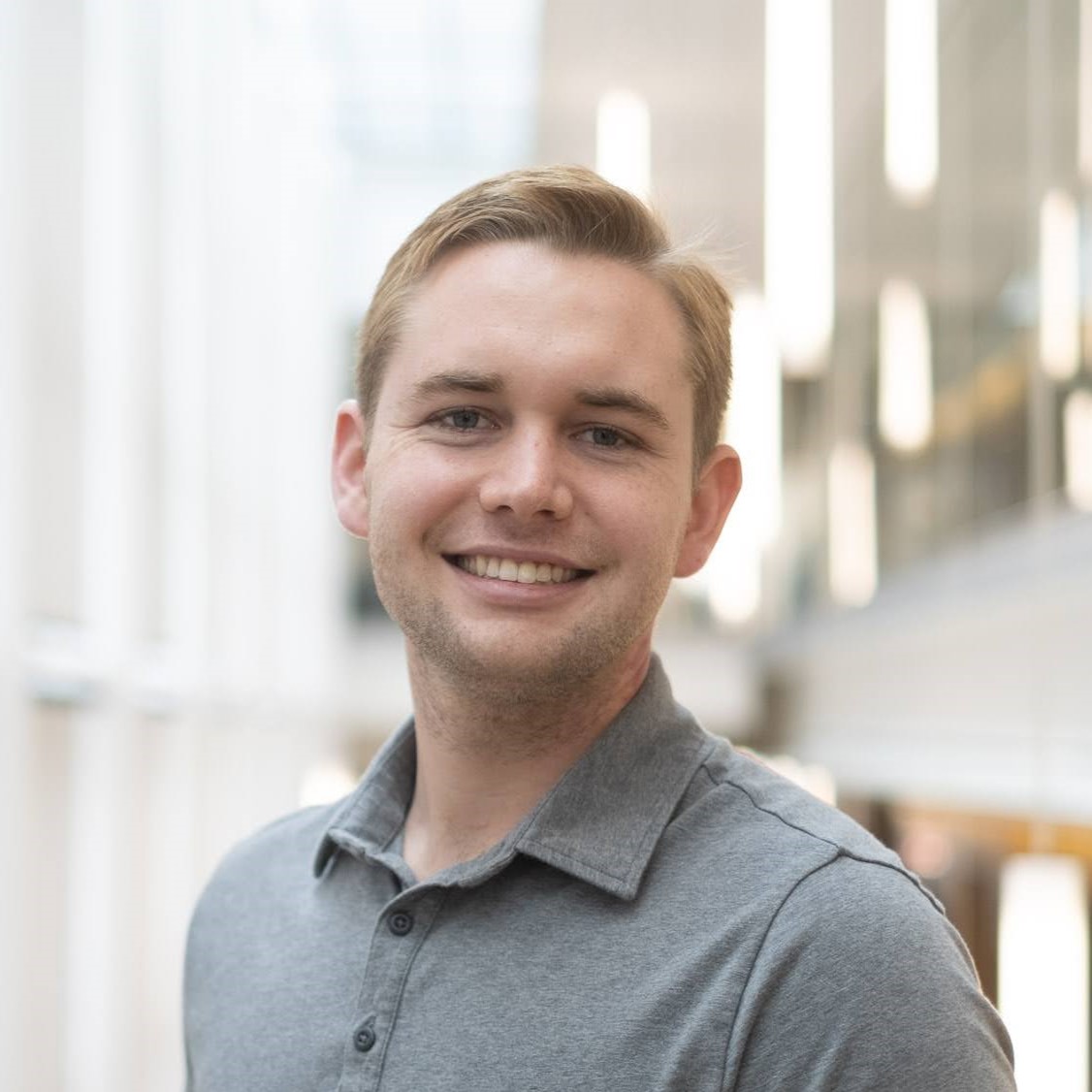 headshot of zach weiss